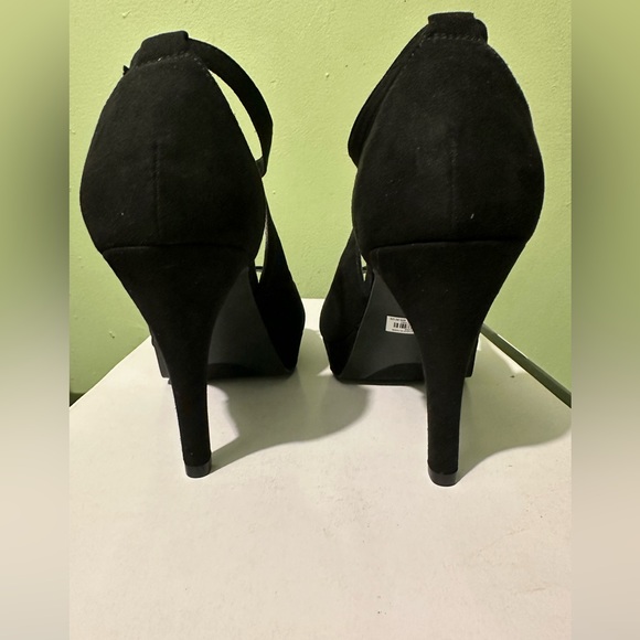 New - Torrid Cross Strap Platform Heel - Picture 4 of 6
